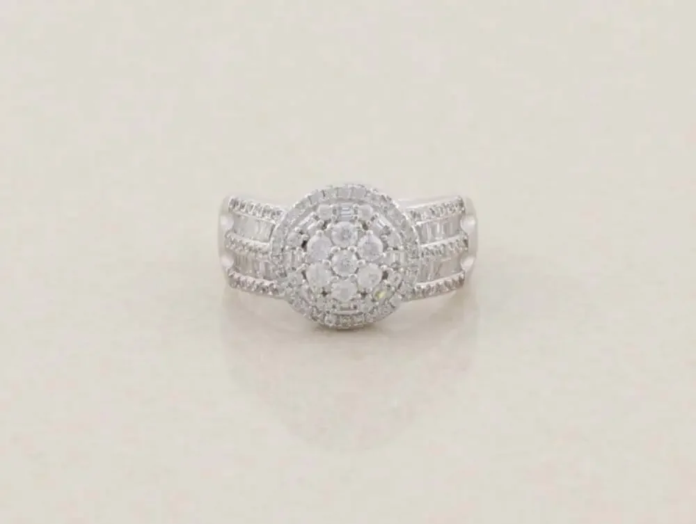 Sterling Silver Sparkly Bold Cubic Zirconia Cluster Ring Size 9 1/4